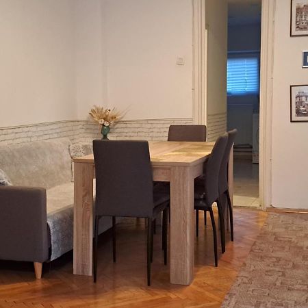 Downtown Apartment Piata Romana Boekarest Buitenkant foto