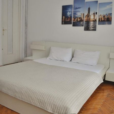 Downtown Apartment Piata Romana Boekarest Buitenkant foto