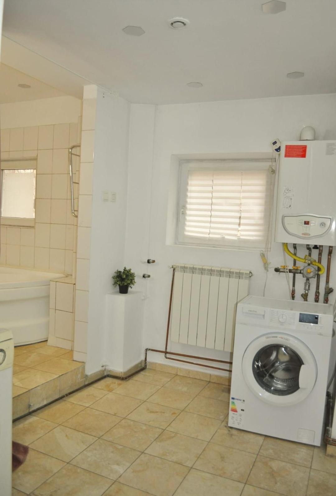 Downtown Apartment Piata Romana Boekarest Buitenkant foto
